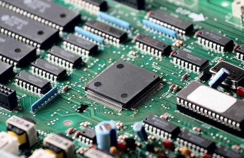 國產(chǎn)芯片技術(shù)實(shí)現(xiàn)飛躍 產(chǎn)業(yè)再上新臺(tái)階