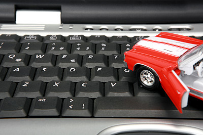 中國科技巨擘競相研發(fā)網(wǎng)聯(lián)汽車