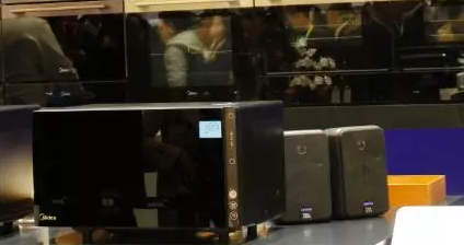 電磁爐是怎么實現(xiàn)給食物加熱的？